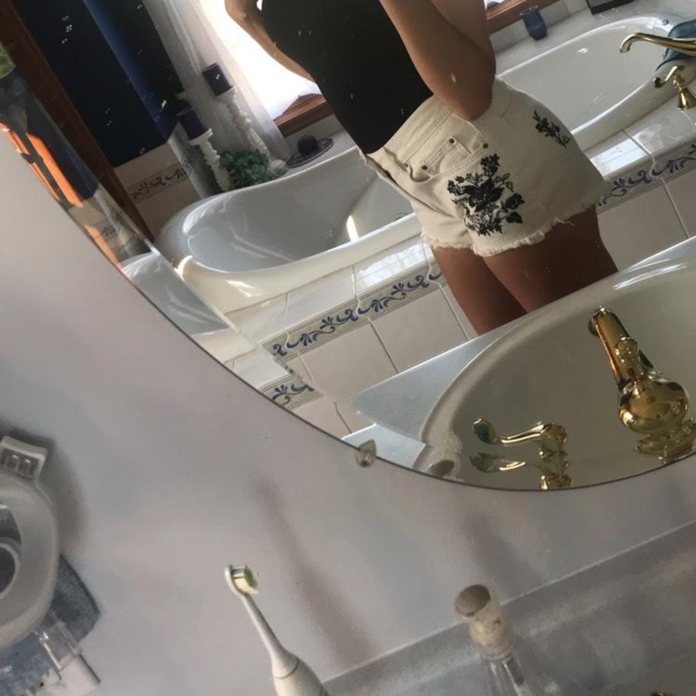 Billabong Shorts Size 26